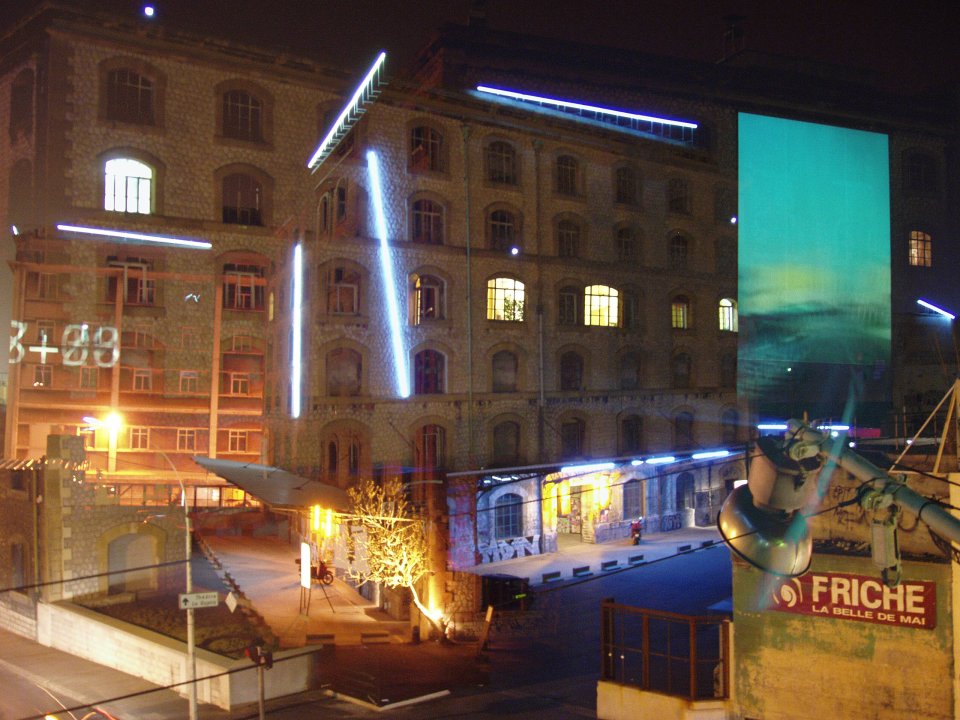 installation vidéo du Groupe Dunes Friche la Belle de Mai Marseille